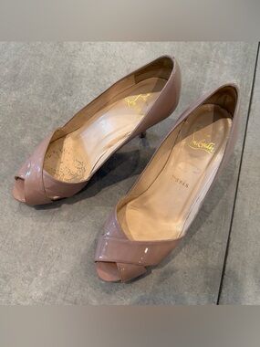 Christian Louboutin Shelley Nude Patent Leather Peep Toe Pumps Size 35.5 US 5.5